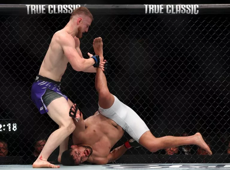 Kelvin Gastelum vs Dustin Stoltzfus Picks and Predictions for Saturday September 13 2025