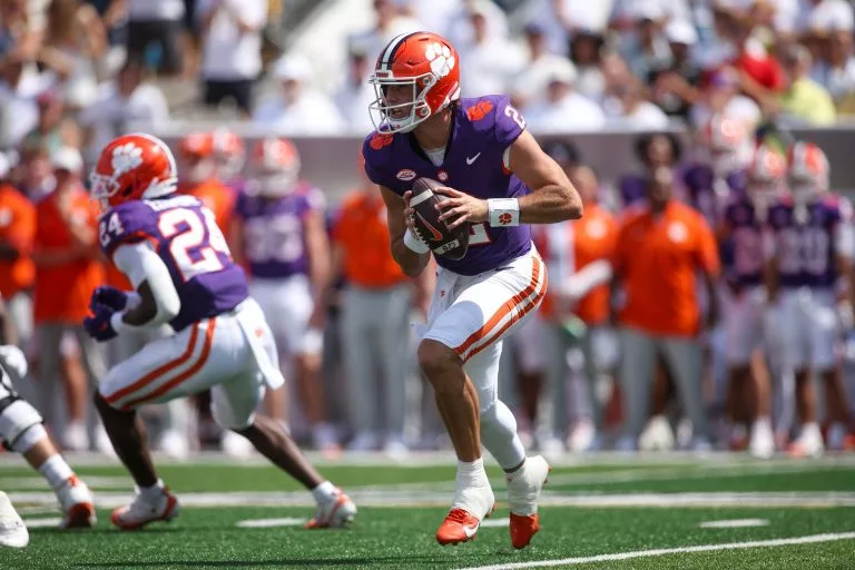 College Football Parlay For Saturday 11/22/25