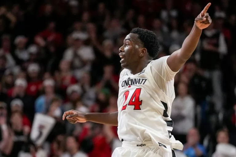 Mount St. Mary's vs Cincinnati Picks and Predictions for Sunday, November 16, 2025