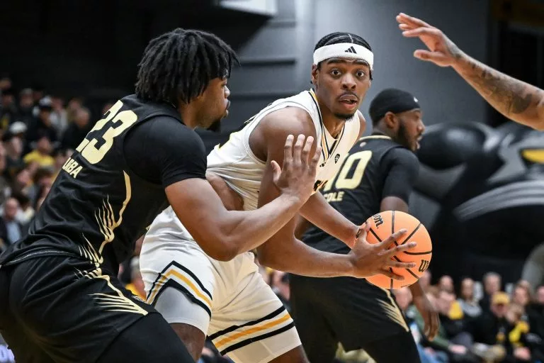Hampton vs. Milwaukee Picks and Prediction for Monday, November 3, 2025