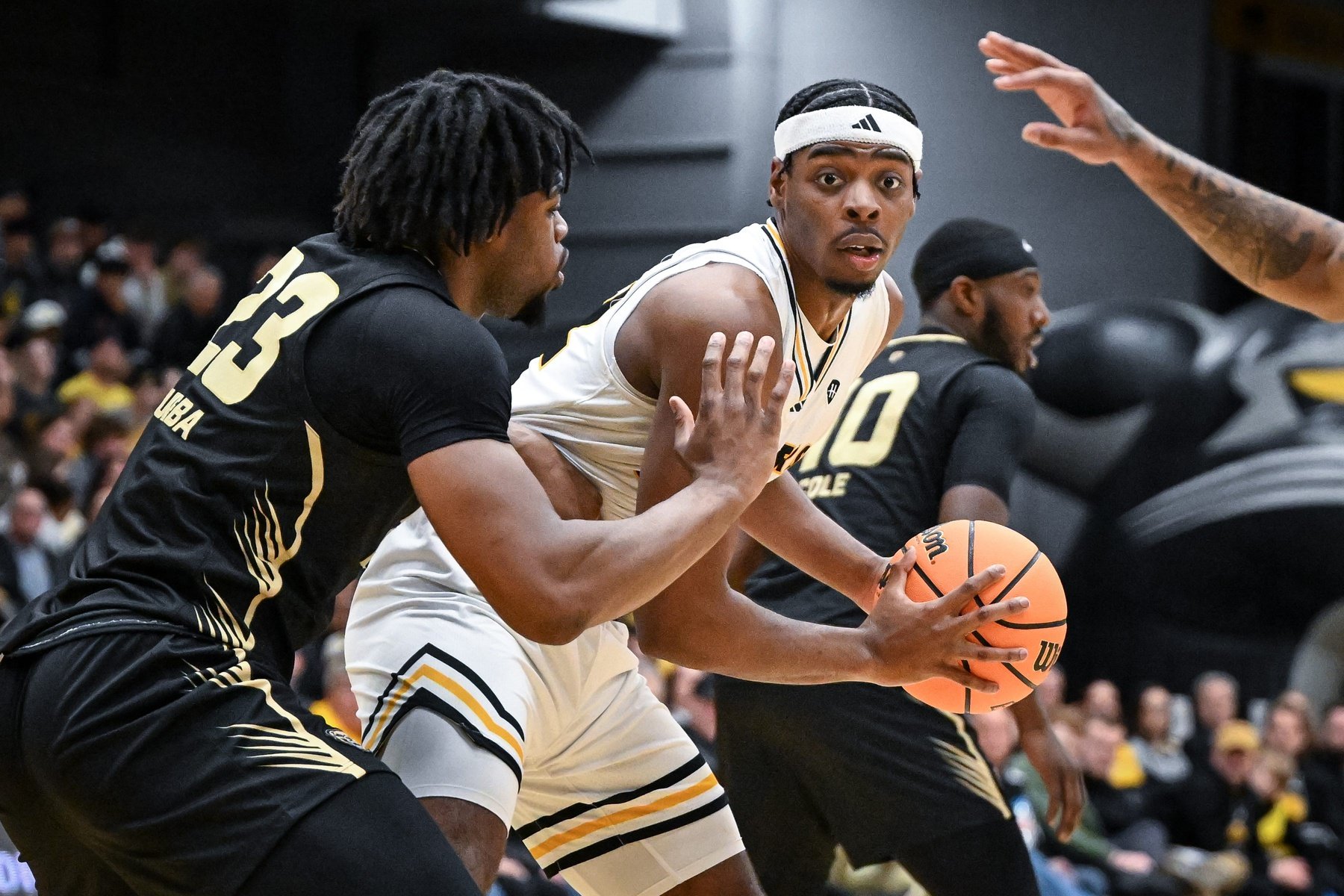 Hampton vs. Milwaukee Picks and Prediction for Monday, November 3, 2025