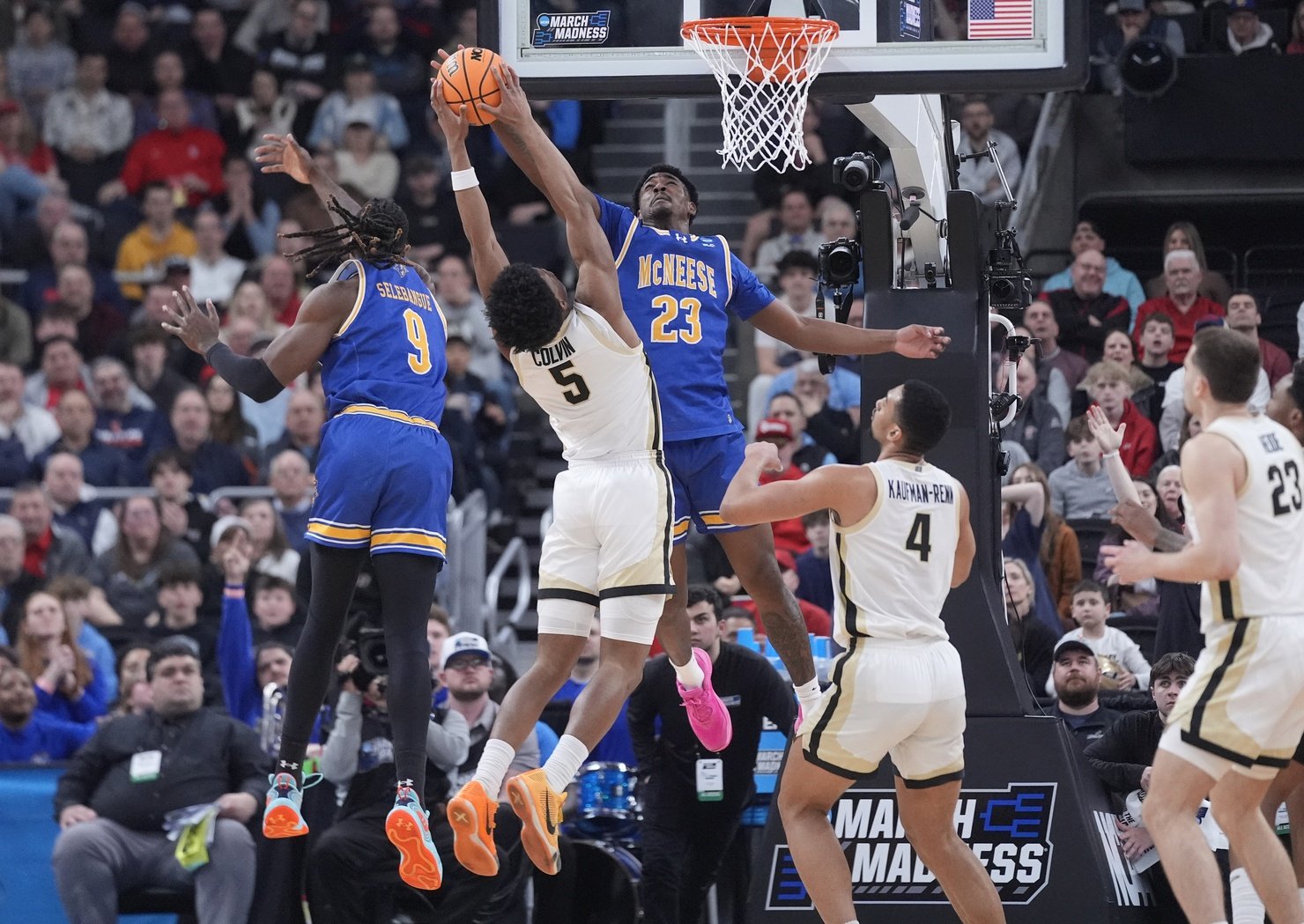Akron vs Purdue Picks and Prediction for Sunday, November 16, 2025