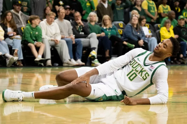 Oregon State vs Oregon Picks and Predictions for Monday, November 17, 2025