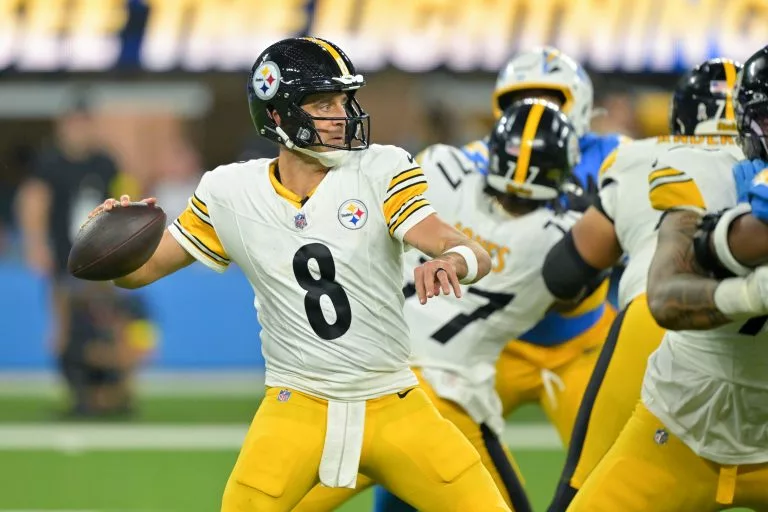 NFL Parlay Picks for Sunday 11/30/25