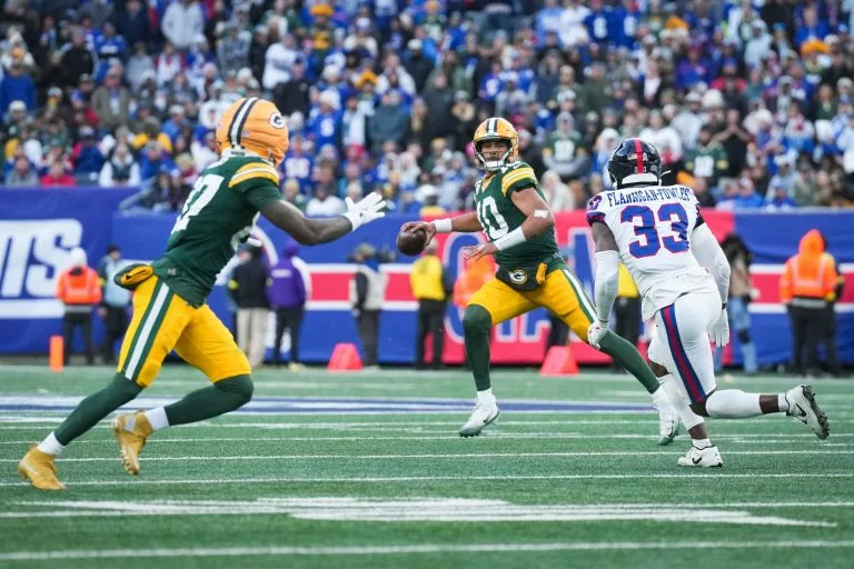 Minnesota Vikings vs Green Bay Packers Picks and Predictions for Sunday, November 23, 2025
