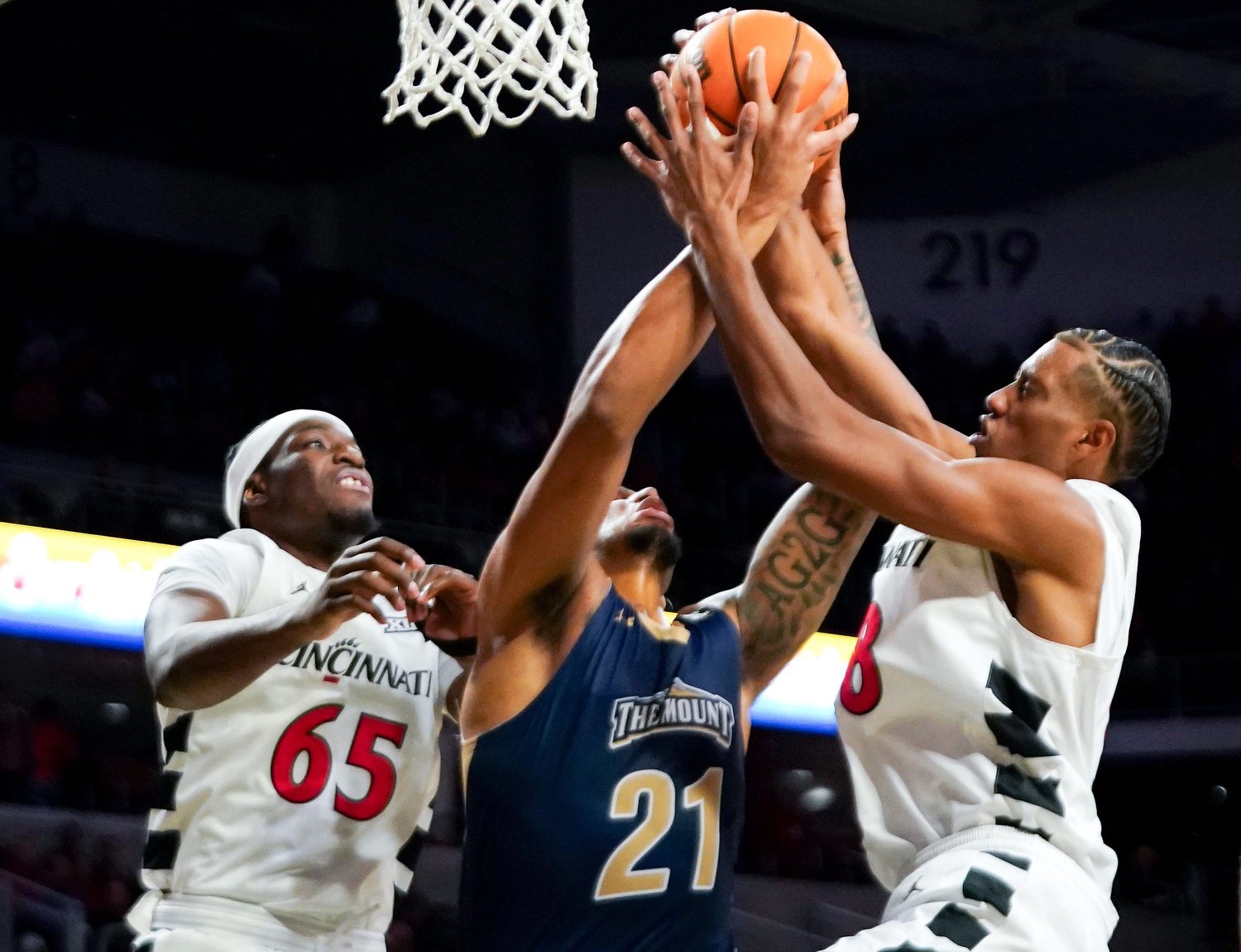 Louisville vs. Cincinnati Picks and Predictions for Friday November 21, 2025