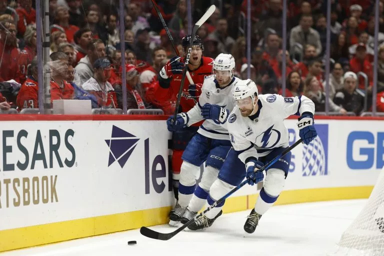 Philadelphia Flyers vs Tampa Bay Lightning Picks and Predictions for Monday, November 24, 2025