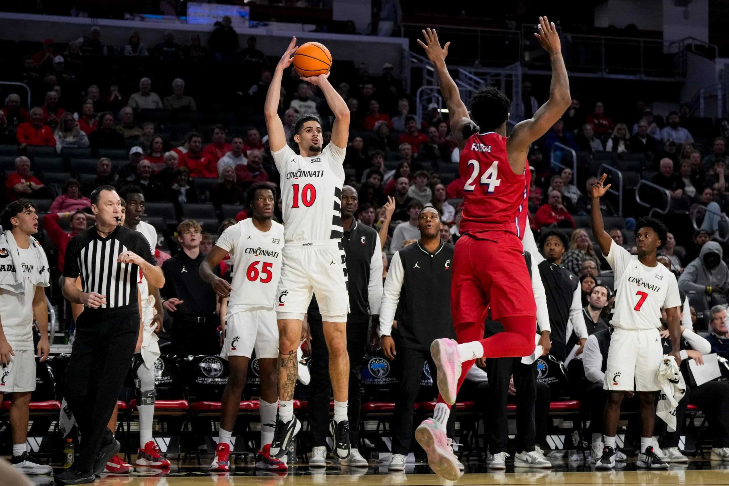 Eastern Michigan vs Cincinnati Picks and Predictions for Wednesday, November 26, 2025