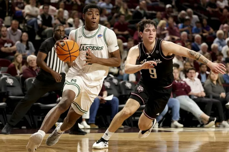 Presbyterian Blue Hose vs Manhattan Jaspers Picks and Predictions for Sunday, December 21, 2025