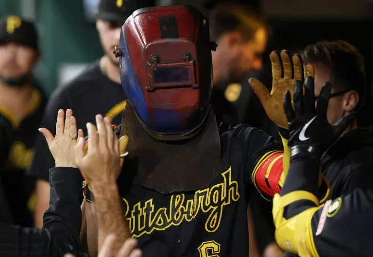 Pirates vs Reds prediction